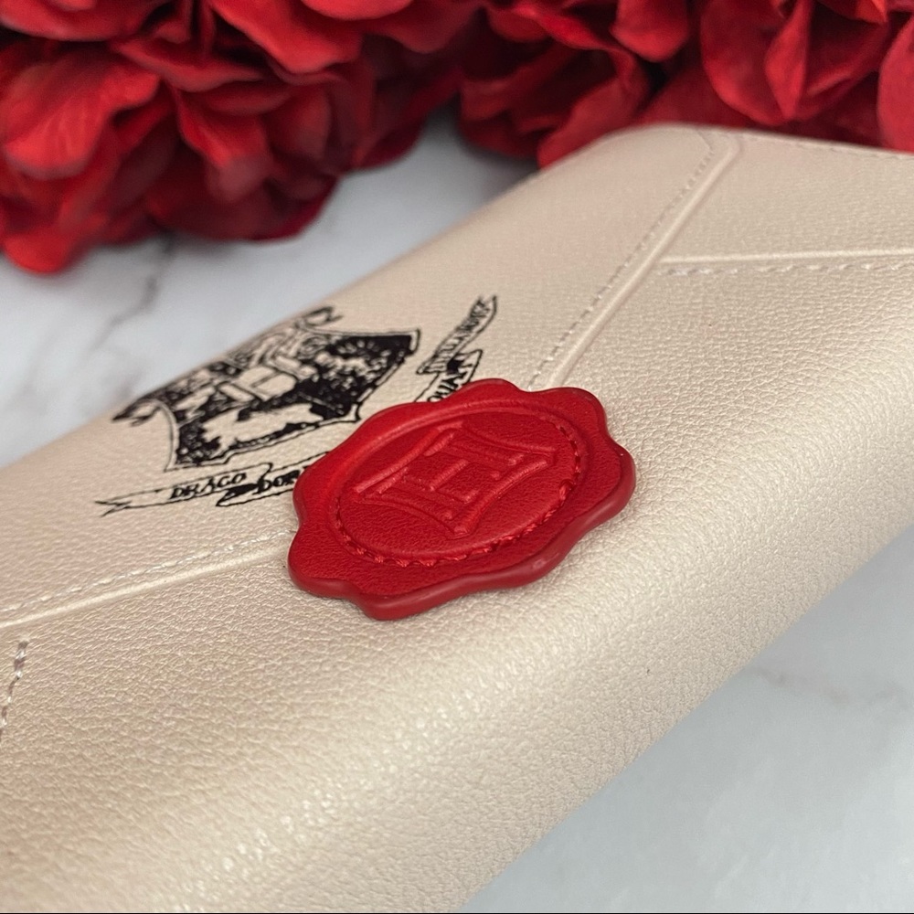 Harry Potter Hogwarts Acceptance Letter Clutch Wallet - Picture 10 of 12